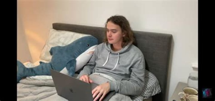 Lazy Masquerade Net Worth and Earnings